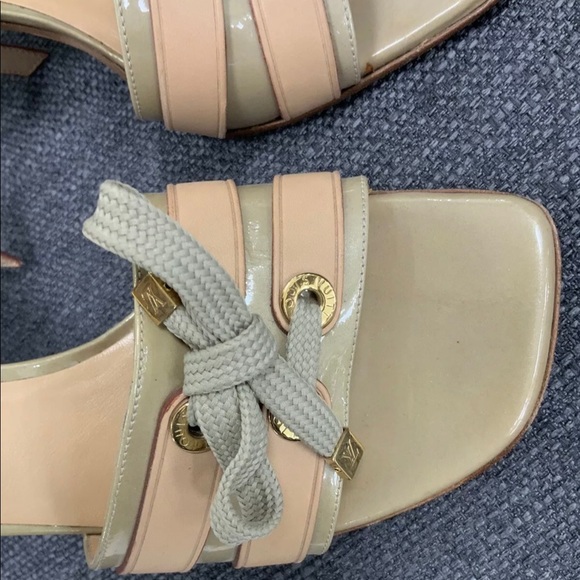 Authentic Louis Vuitton Patent Leather high heels - Picture 3 of 4